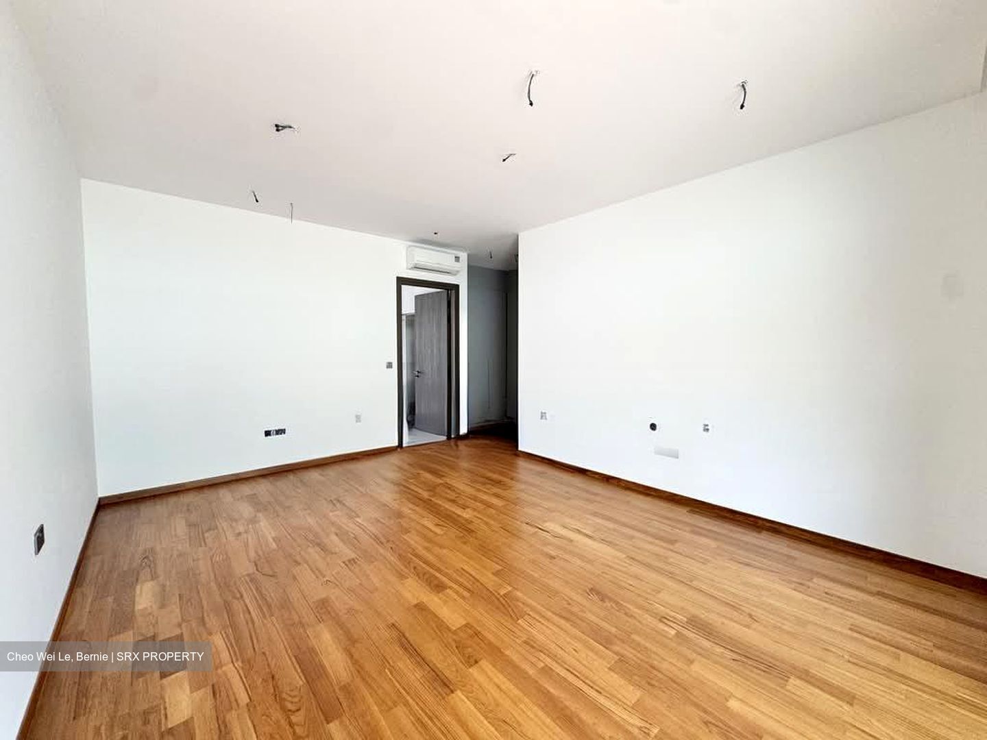 Hillview Avenue (D23), Terrace #599813081
